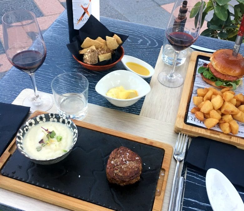 Food and drinks at Irrazional restaurant